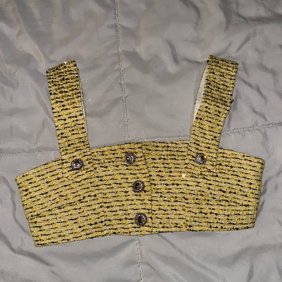 CATWALK CONNECTIONS YELLOW CROP TOP - Picture 2 of 7